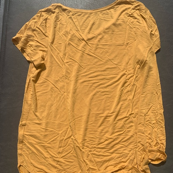 Yellow tee - Picture 3 of 3